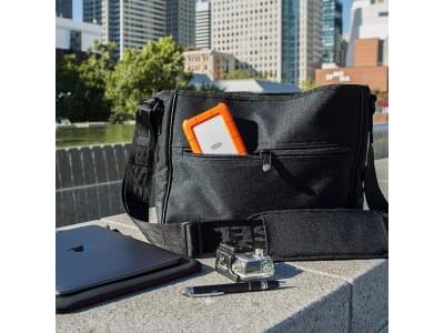 Внешний жесткий диск LaCie Rugged USB-C STFR1000800 (СИГЕЙТ) Внешний жесткий диск LaCie Rugged USB-C STFR1000800 (СИГЕЙТ)